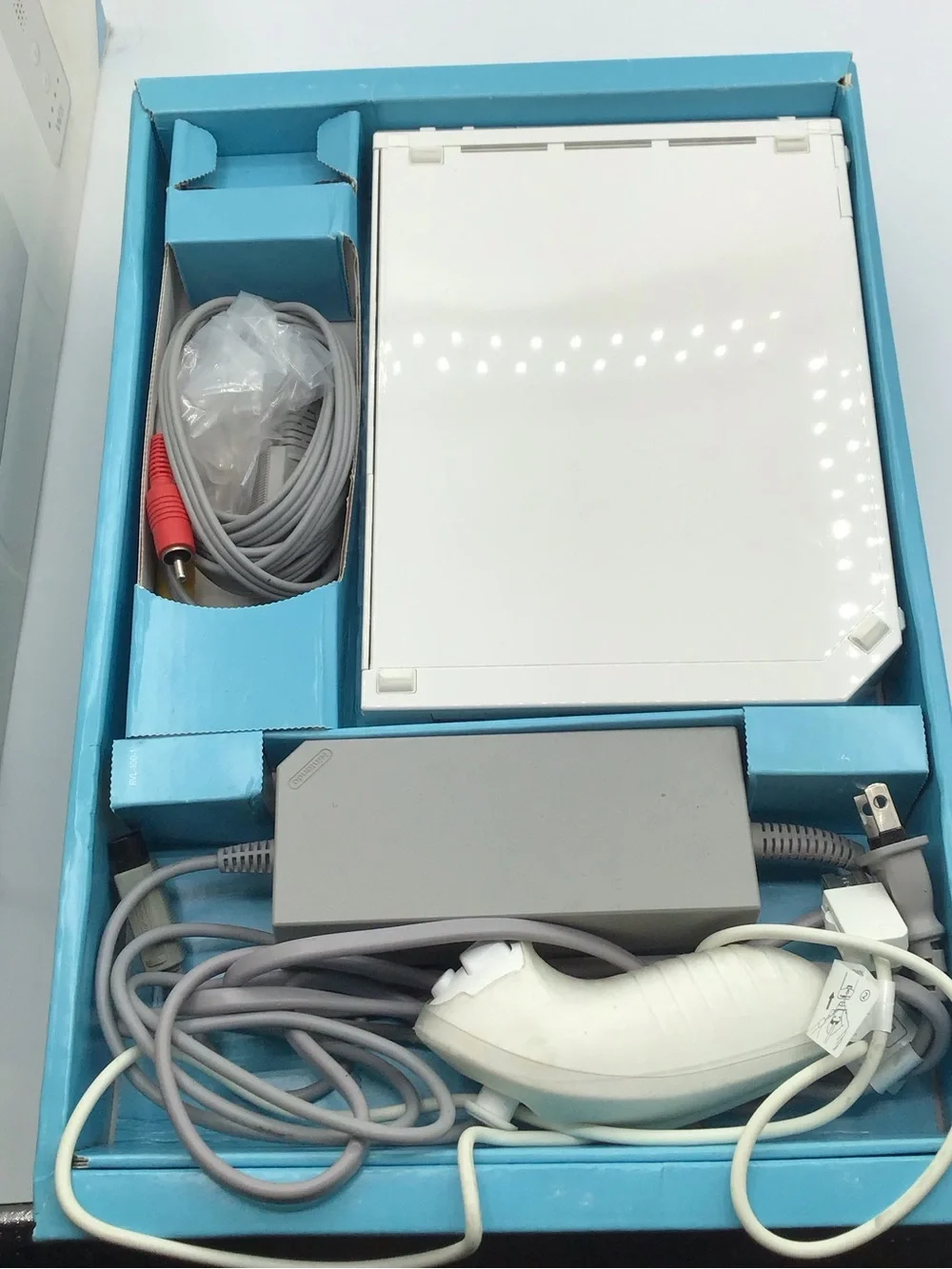 Nintendo Wii Console Bundle White Rvl 001 Complete In Box Controller Set